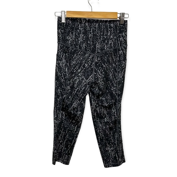 Athleta Salutation Stash Pocket Capri Printed 569824 Size Small - Picture 3 of 9